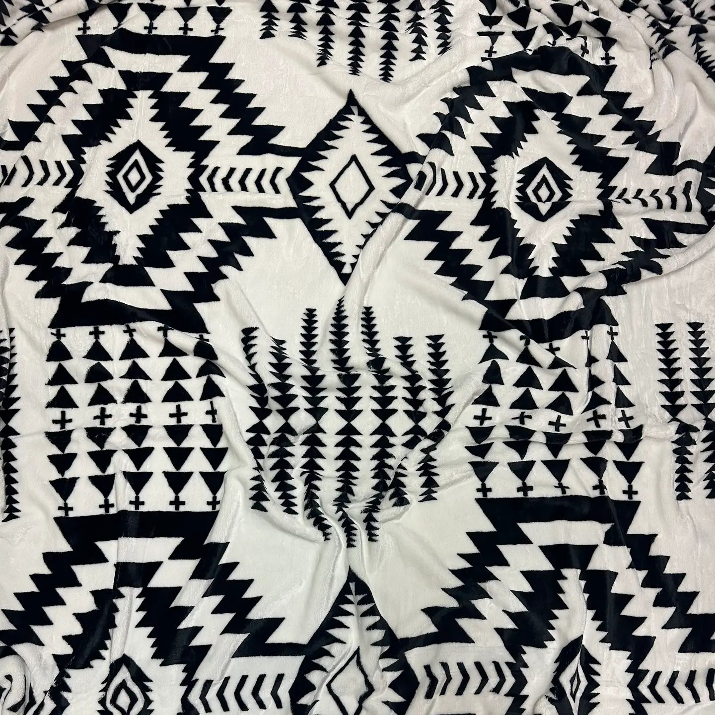 Black & White Aztec King Size Super Soft Plush Blanket