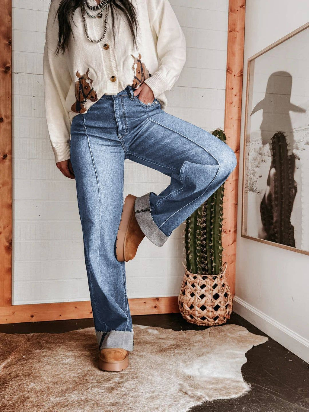 Women Retro Turn-Up Hem Wide-Leg Front Seam Jeans